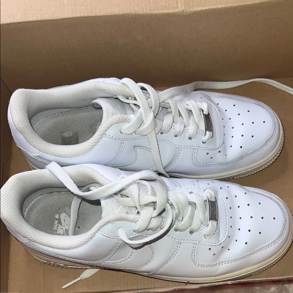 UNISEX Nike Air Monarch IV ( 4E ) WHITE / METALLIC SILVER With Shoe Box 9.5 - Picture 6 of 17